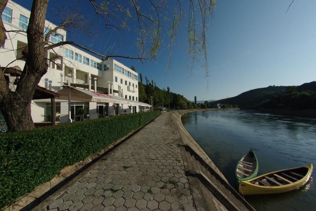 Hotel Sv. Mihovil Trilj Kamer foto