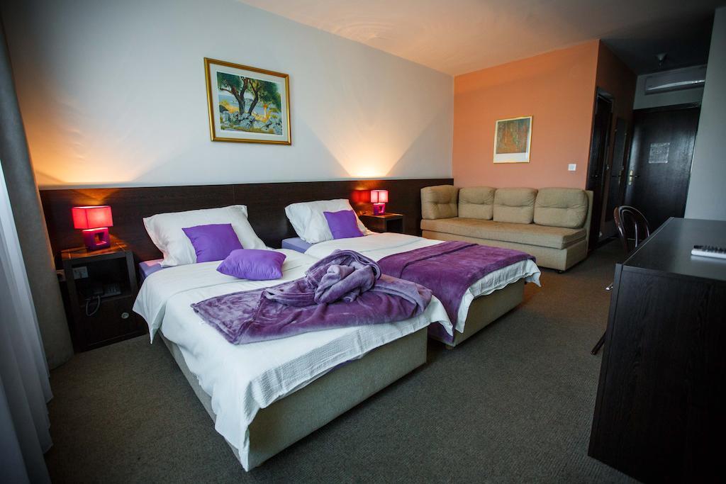 Hotel Sv. Mihovil Trilj Buitenkant foto